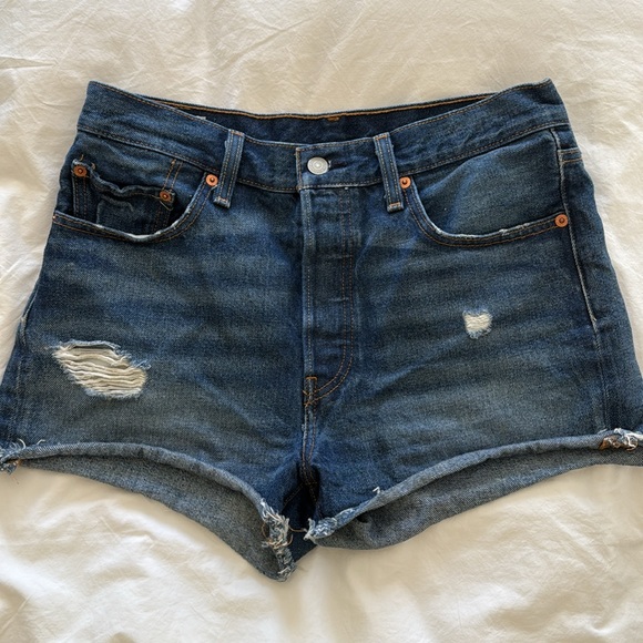 Levi Jean shorts - Picture 3 of 5